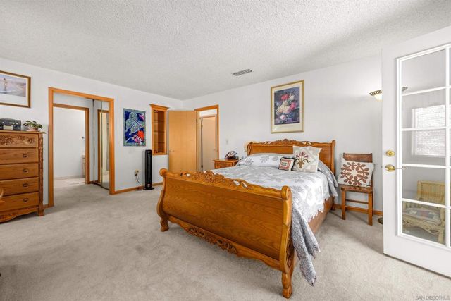 28808 Mountain Meadow, Escondido, CA 92026