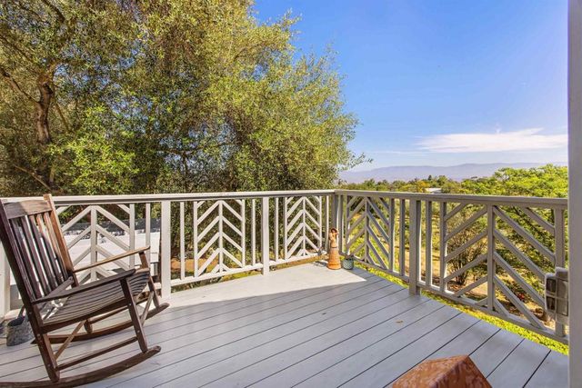 28808 Mountain Meadow, Escondido, CA 92026