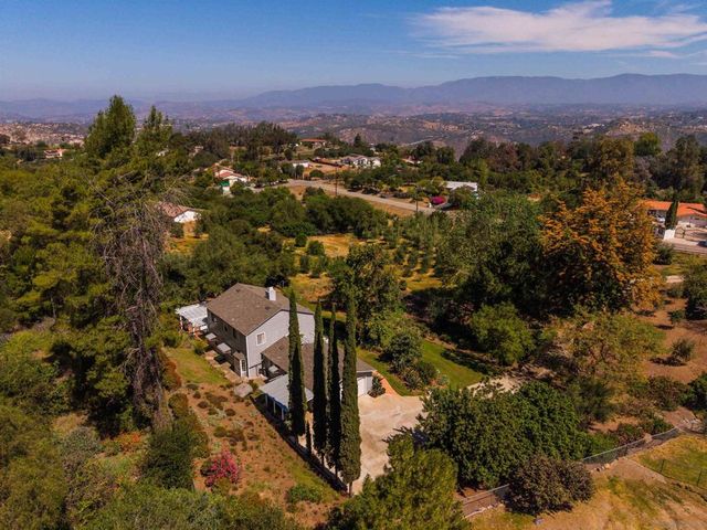 28808 Mountain Meadow, Escondido, CA 92026