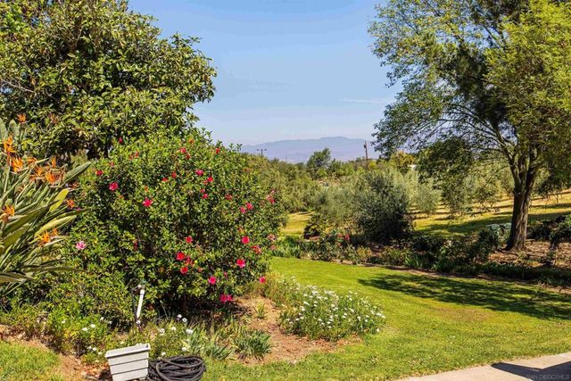 28808 Mountain Meadow, Escondido, CA 92026