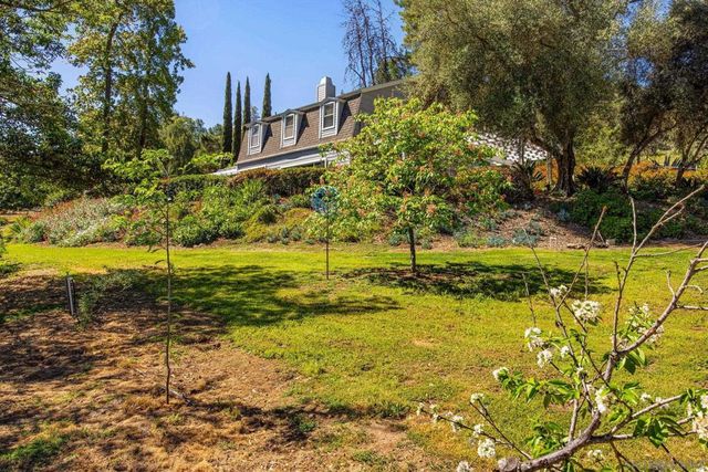 28808 Mountain Meadow, Escondido, CA 92026