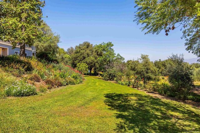 28808 Mountain Meadow, Escondido, CA 92026