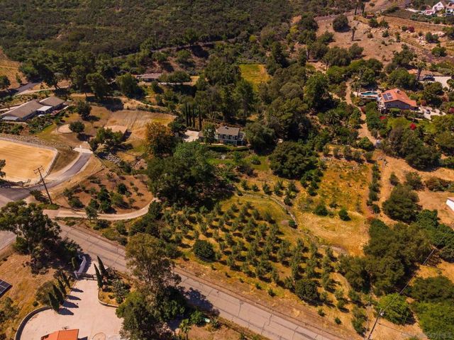 28808 Mountain Meadow, Escondido, CA 92026