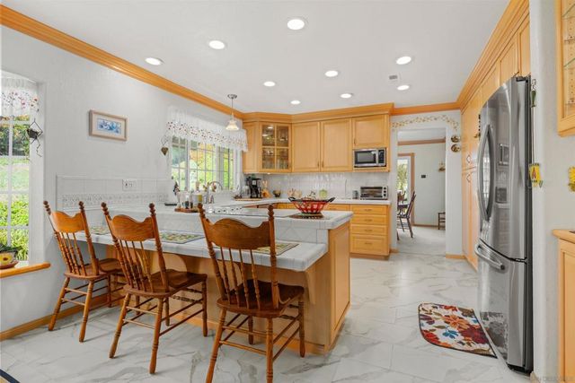 28808 Mountain Meadow, Escondido, CA 92026