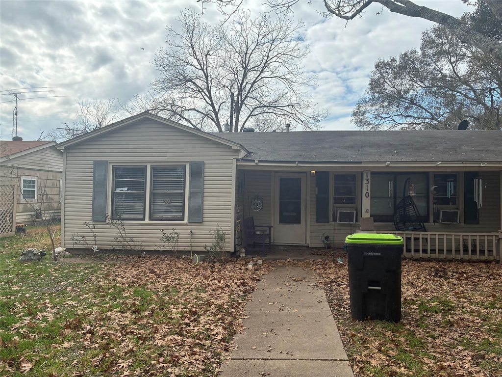 1310 Dudley Street, Richmond, TX 77469