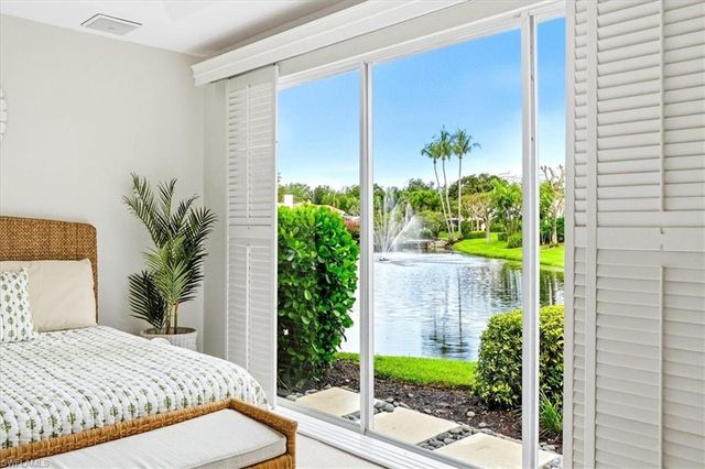 7897 Cocobay DR, Naples, FL 34108