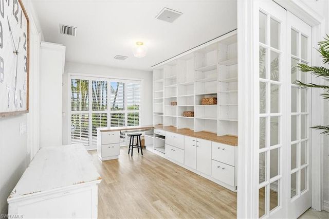7897 Cocobay DR, Naples, FL 34108