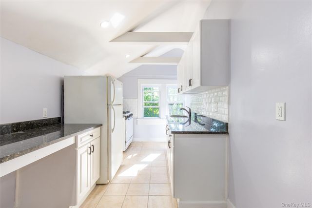 440 Sixth Avenue 3, Pelham, NY 10803