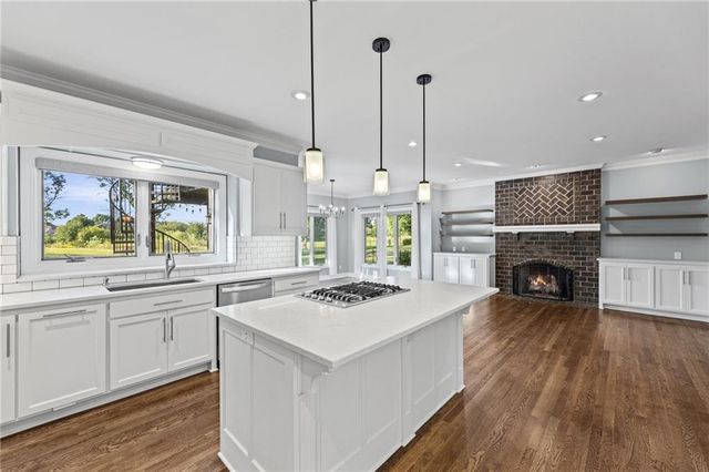 6505 W 132nd Terrace, Overland Park, KS 66209