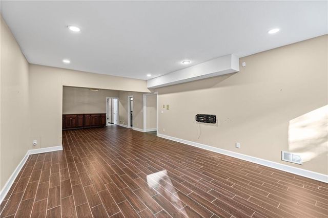 6505 W 132nd Terrace, Overland Park, KS 66209
