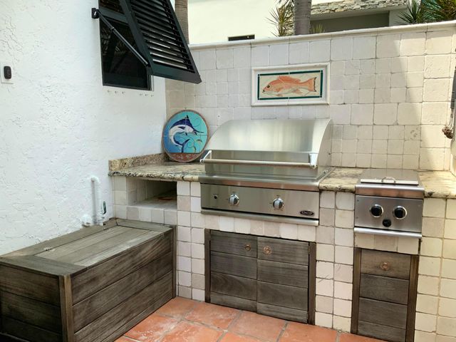 641 NE 19th Avenue, Deerfield Beach, FL 33441