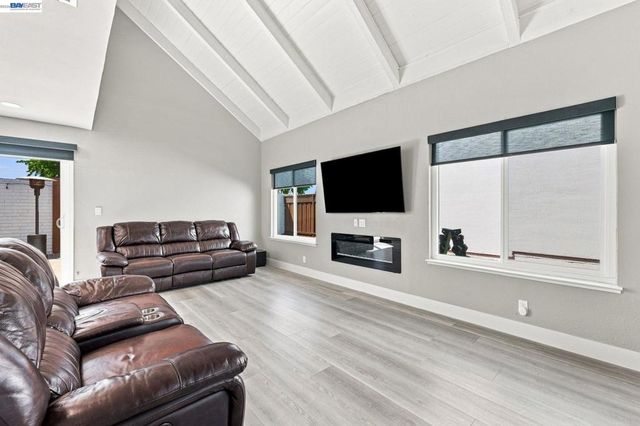 35845 Tozier St., Newark, CA 94560