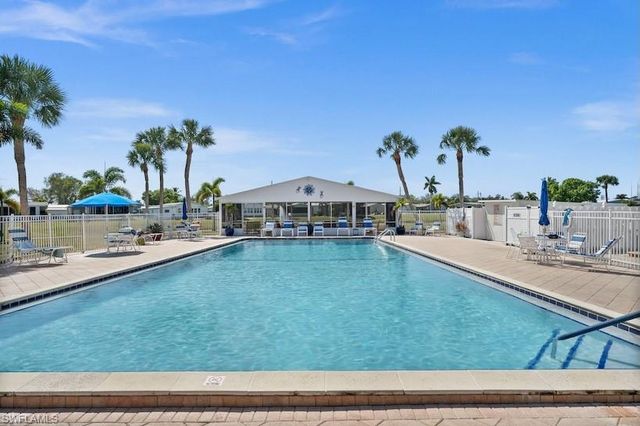 620 Horizon DR, North Fort Myers, FL 33903