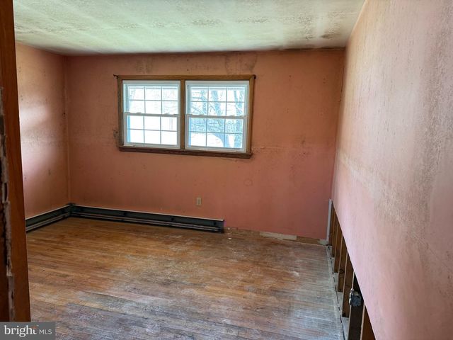 18425 TAKOMA DR SW, Barton, MD 21521