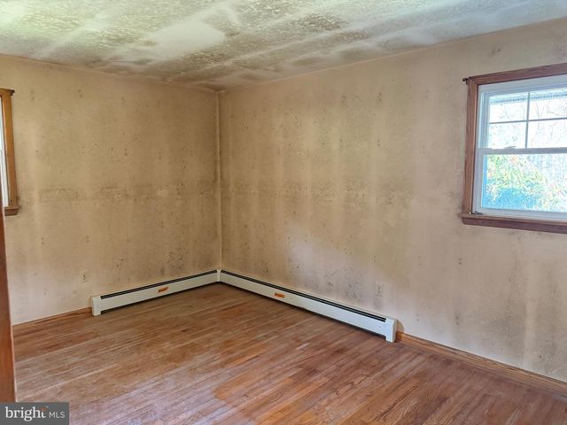 18425 TAKOMA DR SW, Barton, MD 21521