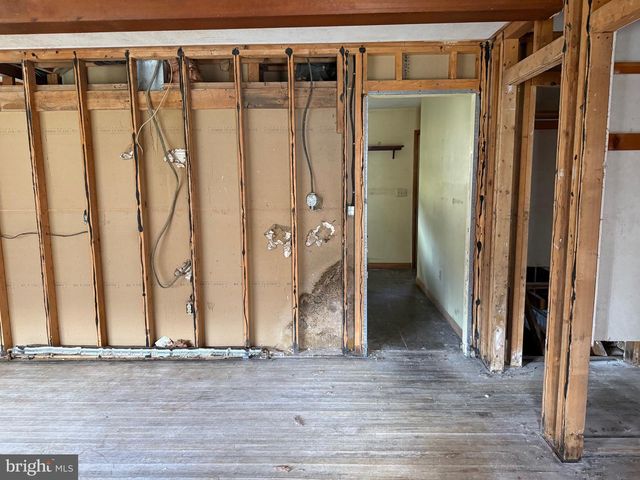 18425 TAKOMA DR SW, Barton, MD 21521