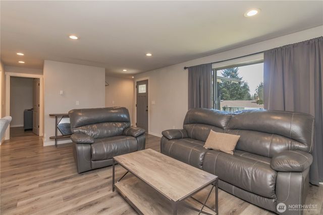 17224 E 10th Ave, Spanaway, WA 98387