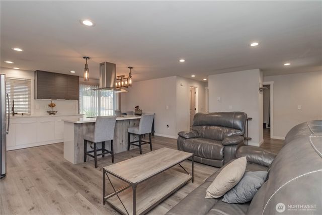 17224 E 10th Ave, Spanaway, WA 98387