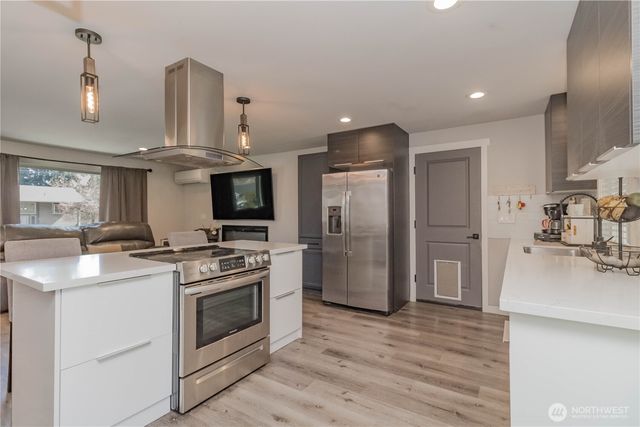 17224 E 10th Ave, Spanaway, WA 98387