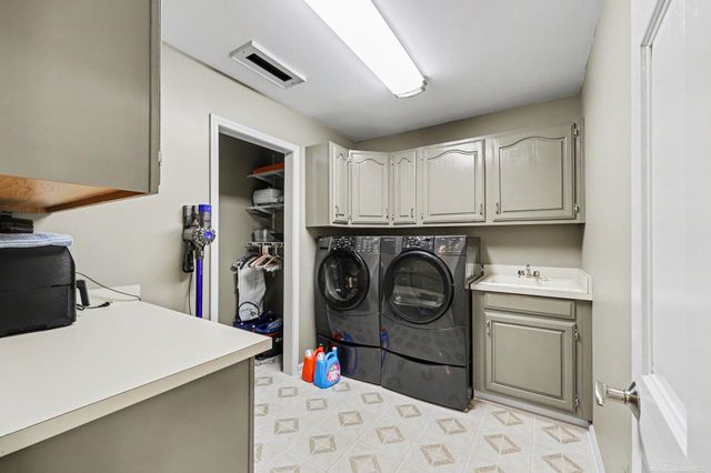 7773 Frampton Drive, Washington Twp, MI 48095