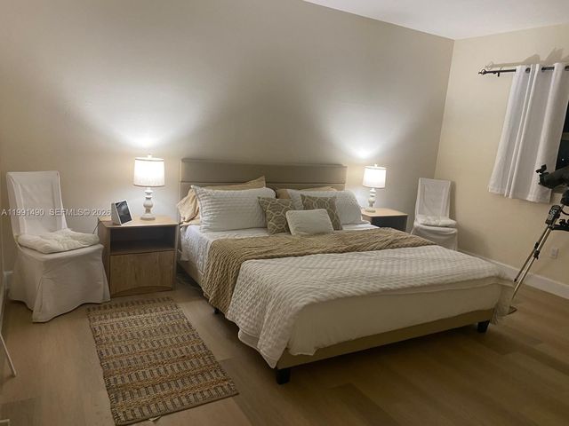 15051 Royal Oaks Ln 1705, North Miami, FL 33181