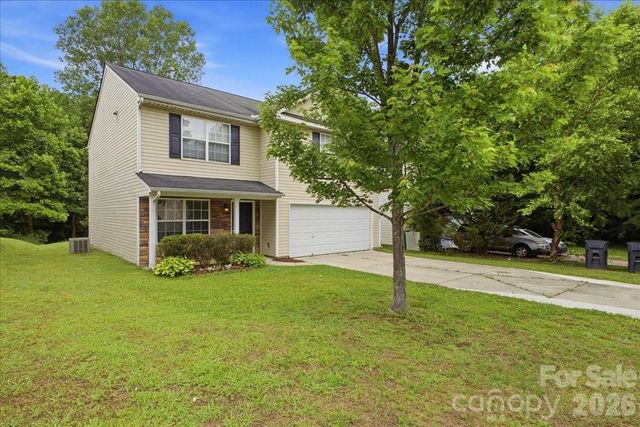 7143 Wandering Creek Drive, Charlotte, NC 28216