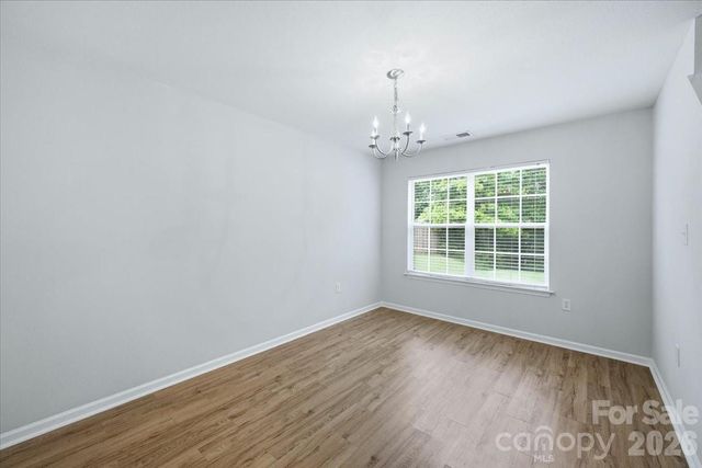 7143 Wandering Creek Drive, Charlotte, NC 28216