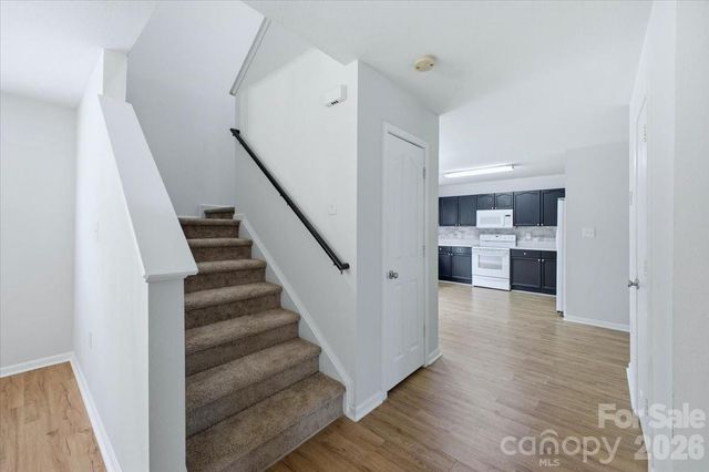 7143 Wandering Creek Drive, Charlotte, NC 28216