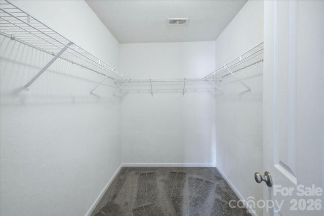 7143 Wandering Creek Drive, Charlotte, NC 28216