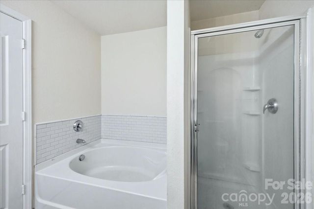 7143 Wandering Creek Drive, Charlotte, NC 28216