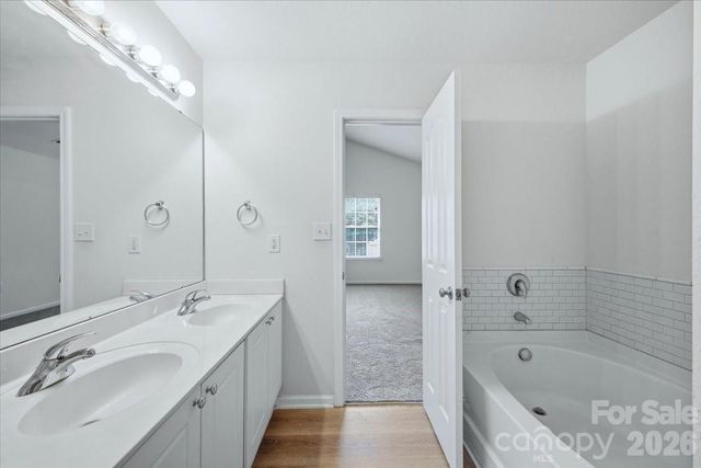 7143 Wandering Creek Drive, Charlotte, NC 28216