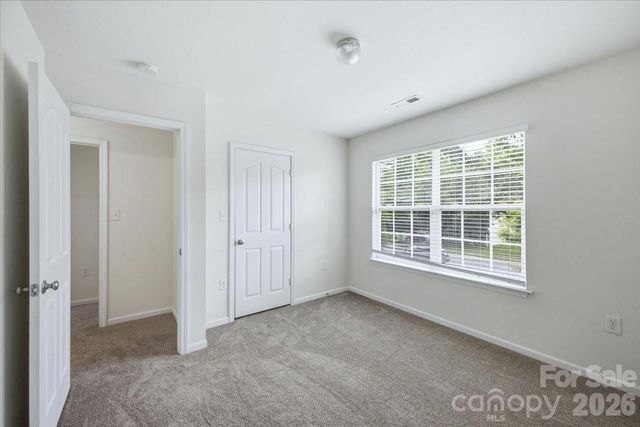 7143 Wandering Creek Drive, Charlotte, NC 28216