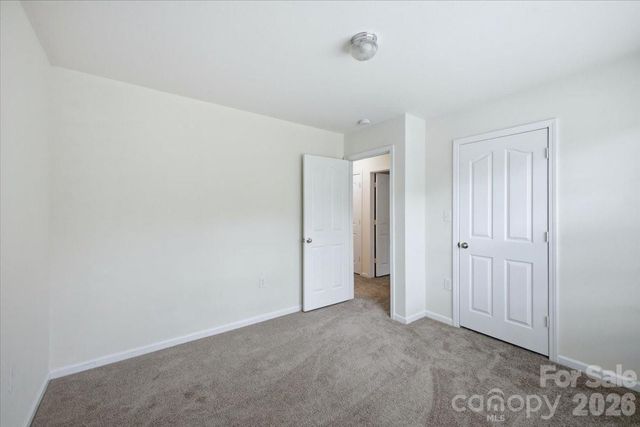 7143 Wandering Creek Drive, Charlotte, NC 28216