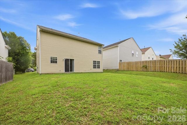 7143 Wandering Creek Drive, Charlotte, NC 28216