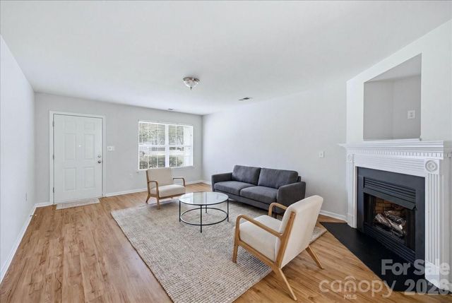 7143 Wandering Creek Drive, Charlotte, NC 28216