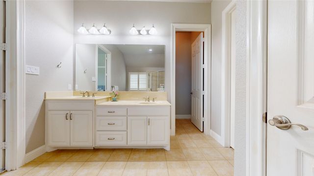 1301 Twisting Star Drive, Fort Worth, TX 76052