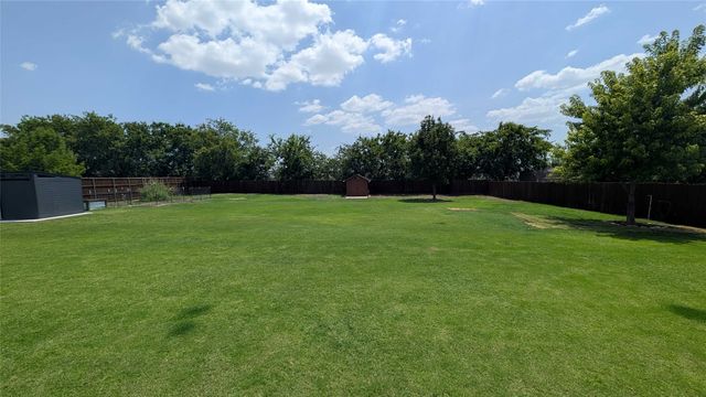 1301 Twisting Star Drive, Fort Worth, TX 76052