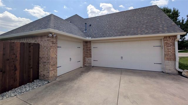 1301 Twisting Star Drive, Fort Worth, TX 76052