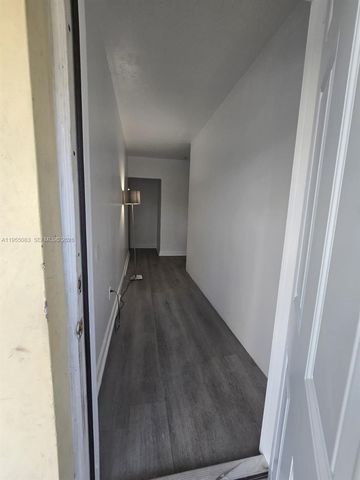 2729 NW 47th St, Miami, FL 33142