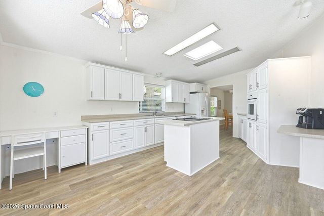 304 Portside Lane, Edgewater, FL 32141