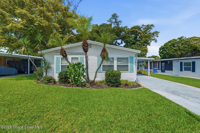 304 Portside Lane, Edgewater, FL 32141