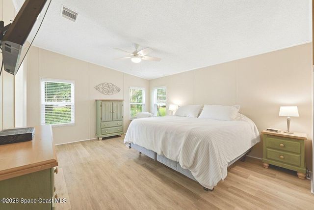 304 Portside Lane, Edgewater, FL 32141