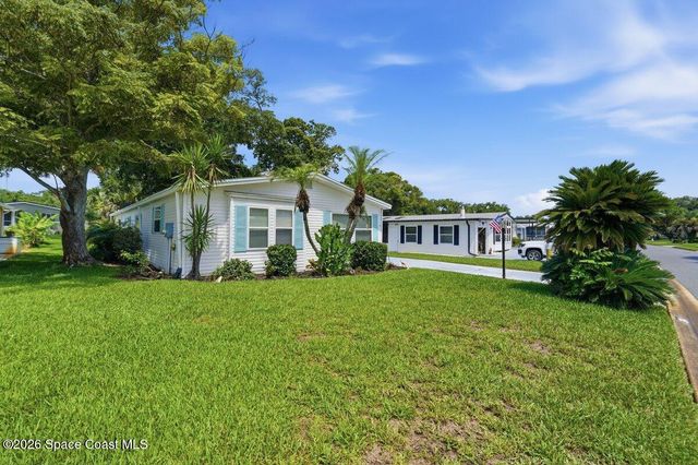 304 Portside Lane, Edgewater, FL 32141