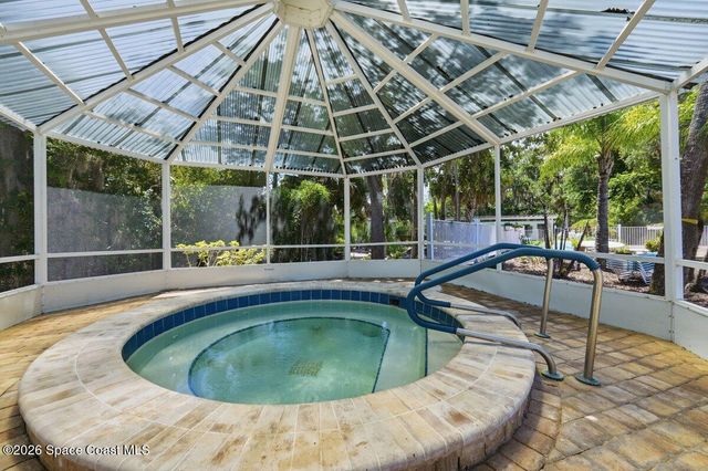 304 Portside Lane, Edgewater, FL 32141