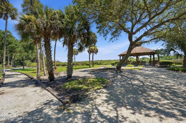 304 Portside Lane, Edgewater, FL 32141