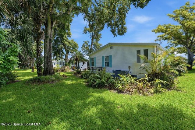 304 Portside Lane, Edgewater, FL 32141