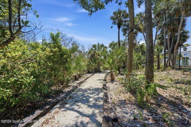 304 Portside Lane, Edgewater, FL 32141