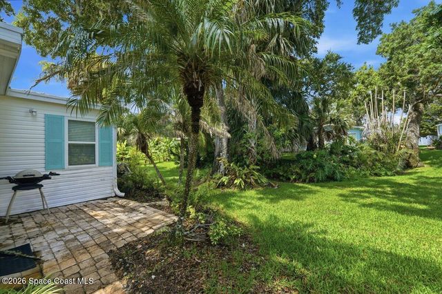 304 Portside Lane, Edgewater, FL 32141