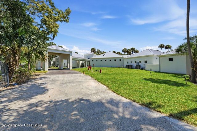 304 Portside Lane, Edgewater, FL 32141