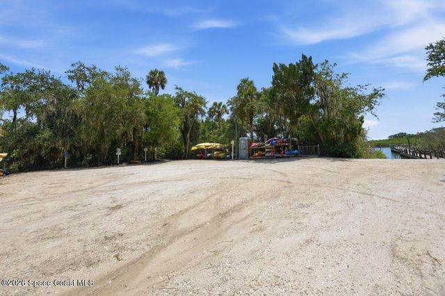 304 Portside Lane, Edgewater, FL 32141